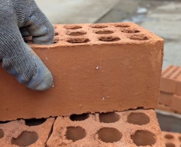 Jak wybrać najlepszy materiał na budowę? Praktyczne porównanie najpopularniejszych rozwiązań