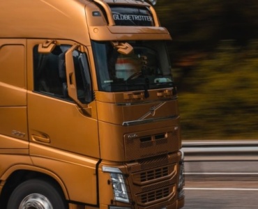 Warunki współpracy w transporcie: jak ustalić zasady, które działają dla obu stron?