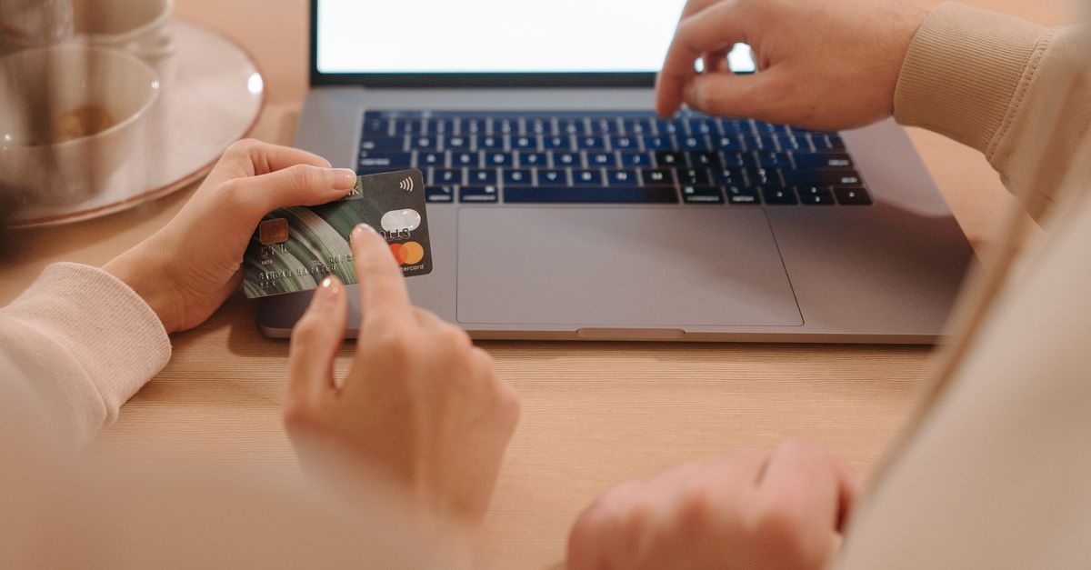 Jakie płatności warto oferować w sklepie online, by klienci kupowali chętniej?