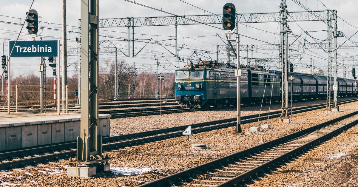 Jak mieć pewność, że ładunek dotrze na czas? Praktyczny przewodnik po kontroli przewoźników w spedycji